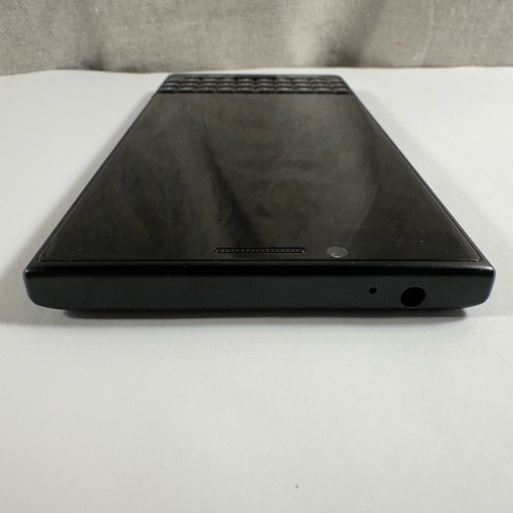 BlackBerry Key2 - Picture 5 of 6